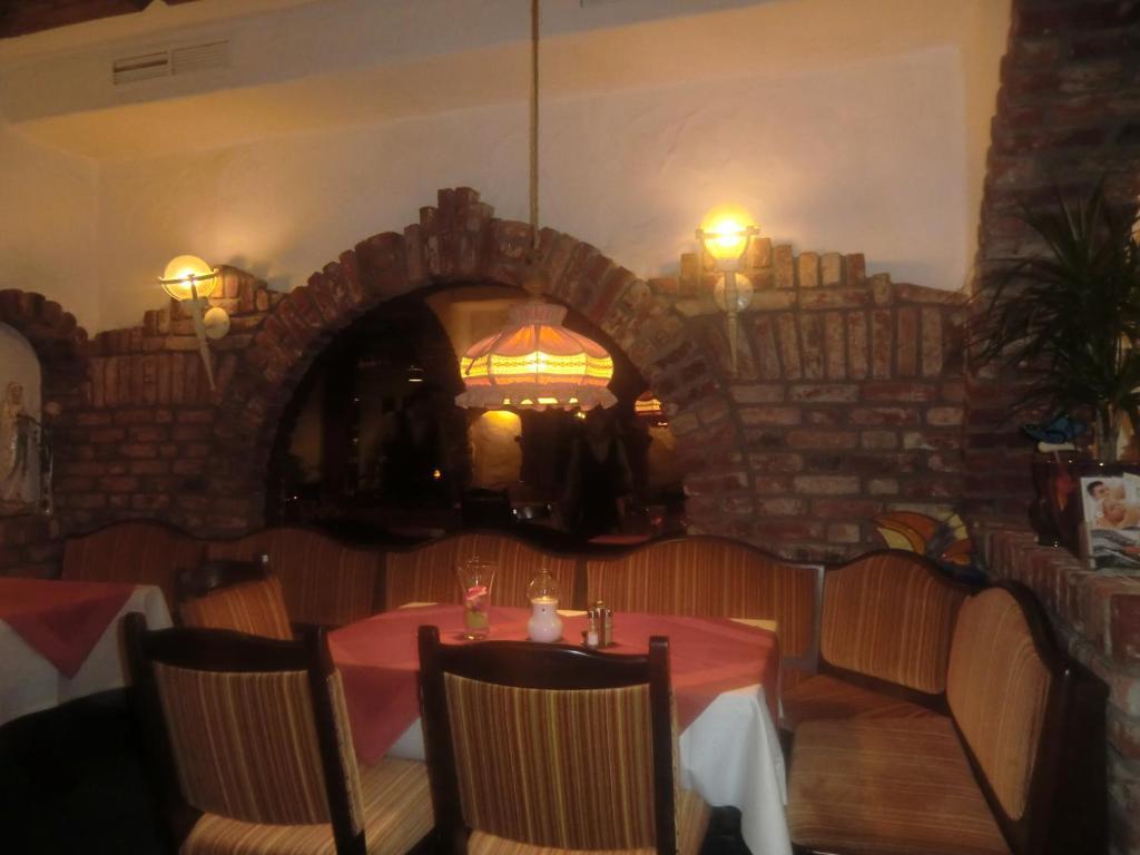 Hotel Restaurant Adria Kroatien 바트엠스 외부 사진